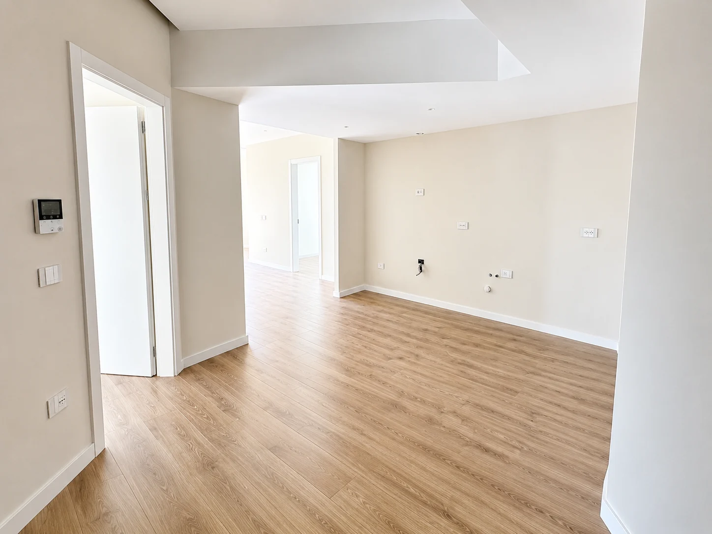 2-Bedroom Apartment with Sea Views, Lungomare Vlora
