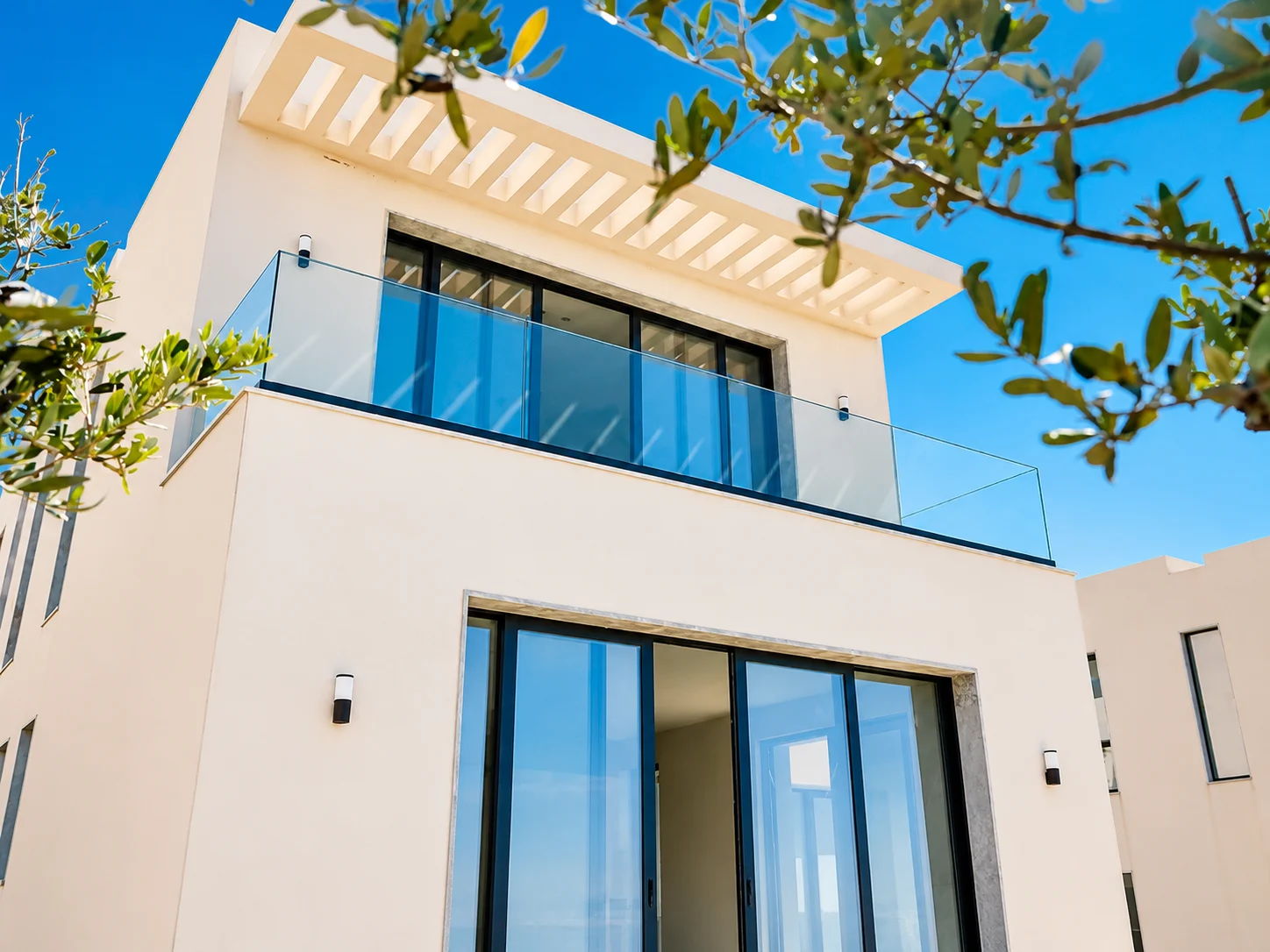 3-Bedroom Villa with Private Pool for Sale in Palasë — image 1