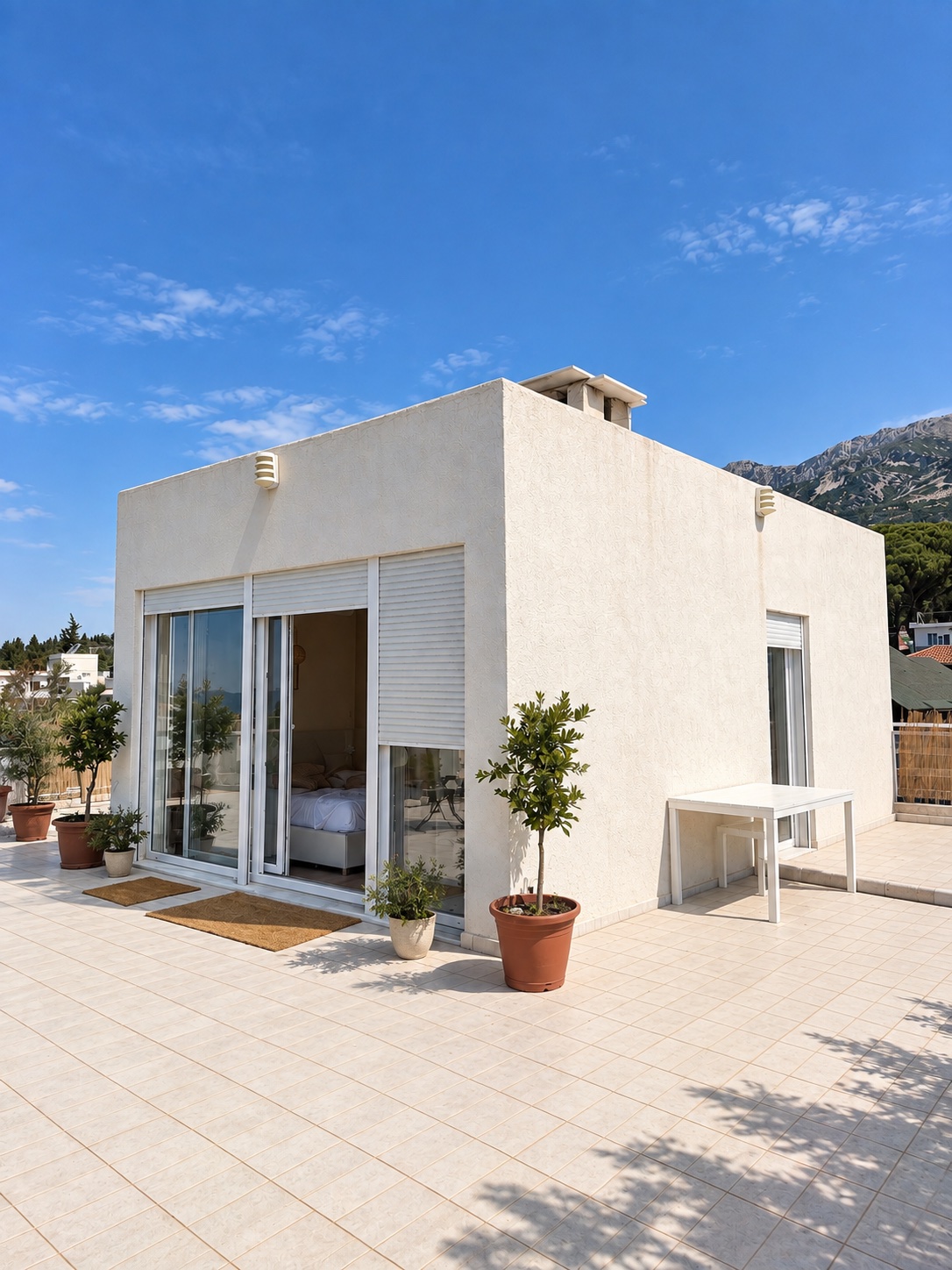 Seafront 1-bedroom mini-penthouse in Dhermi, Himara