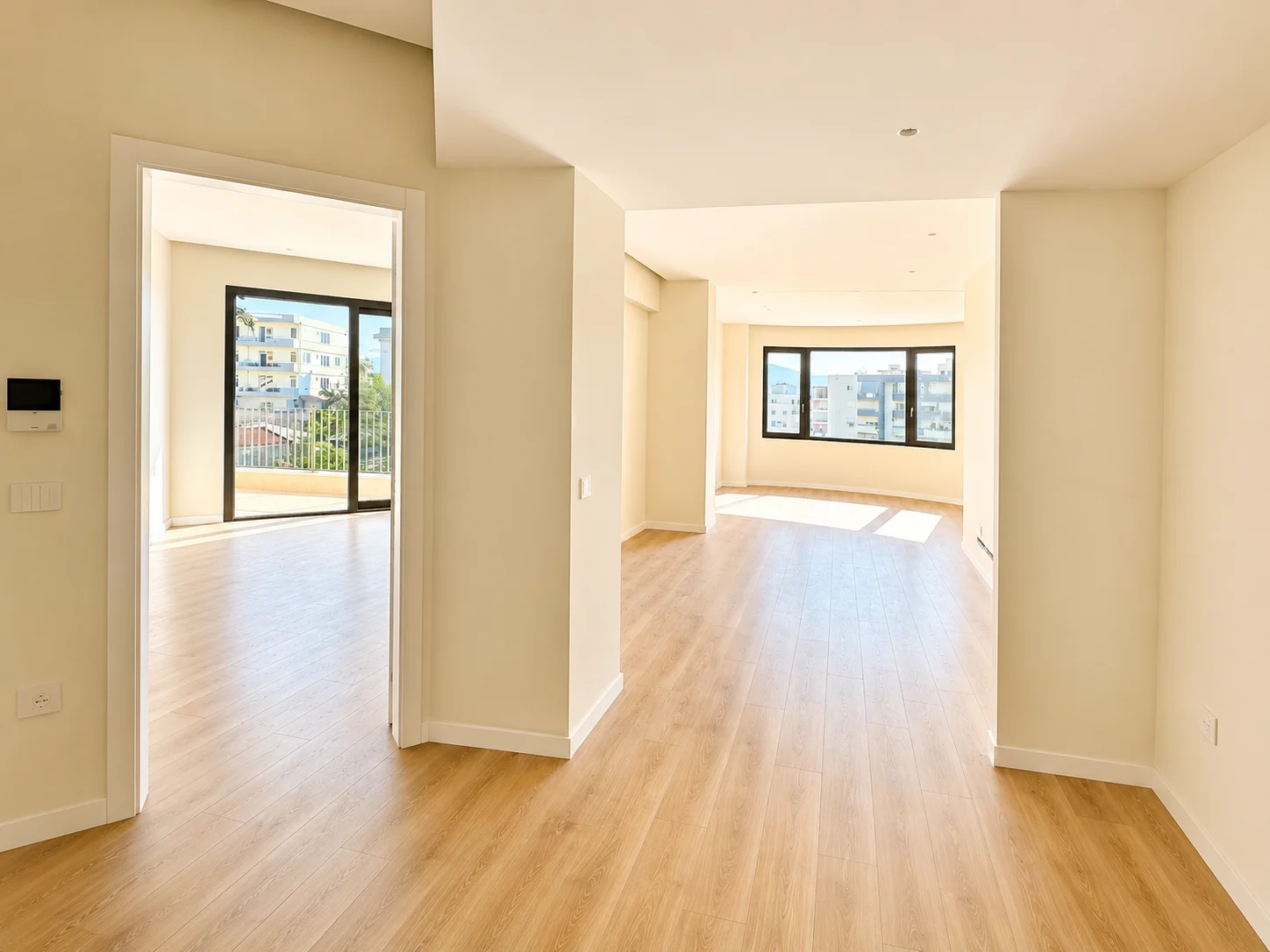 2-Bedroom Apartment with Sea Views, Lungomare Vlora